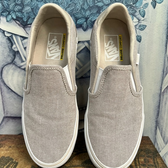 Vans Asher Deluxe Slip-On Women's Sneaker - Picture 1 of 7